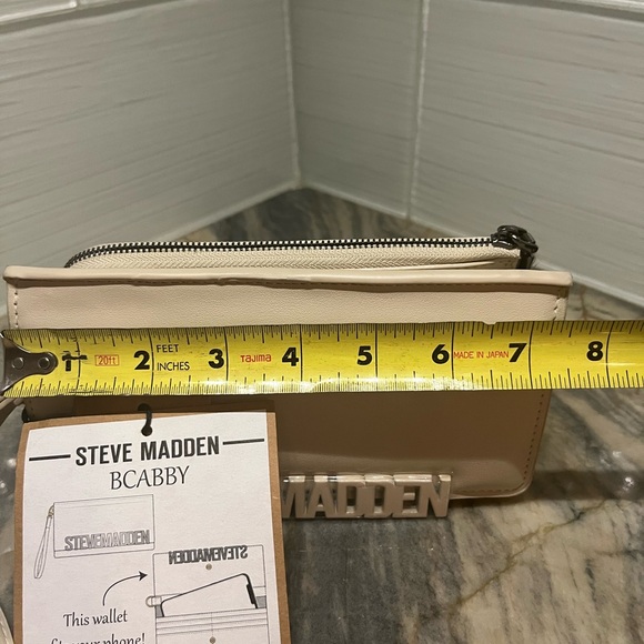 Steve Madden BCABBYY Flap Wallet Wristlet Light Beige Cream NWT